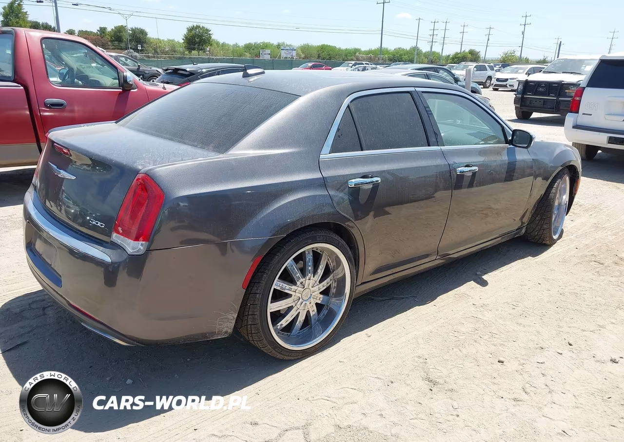 2017 Chrysler 300C VIN:2C3CCAEG7HH662637 - 4