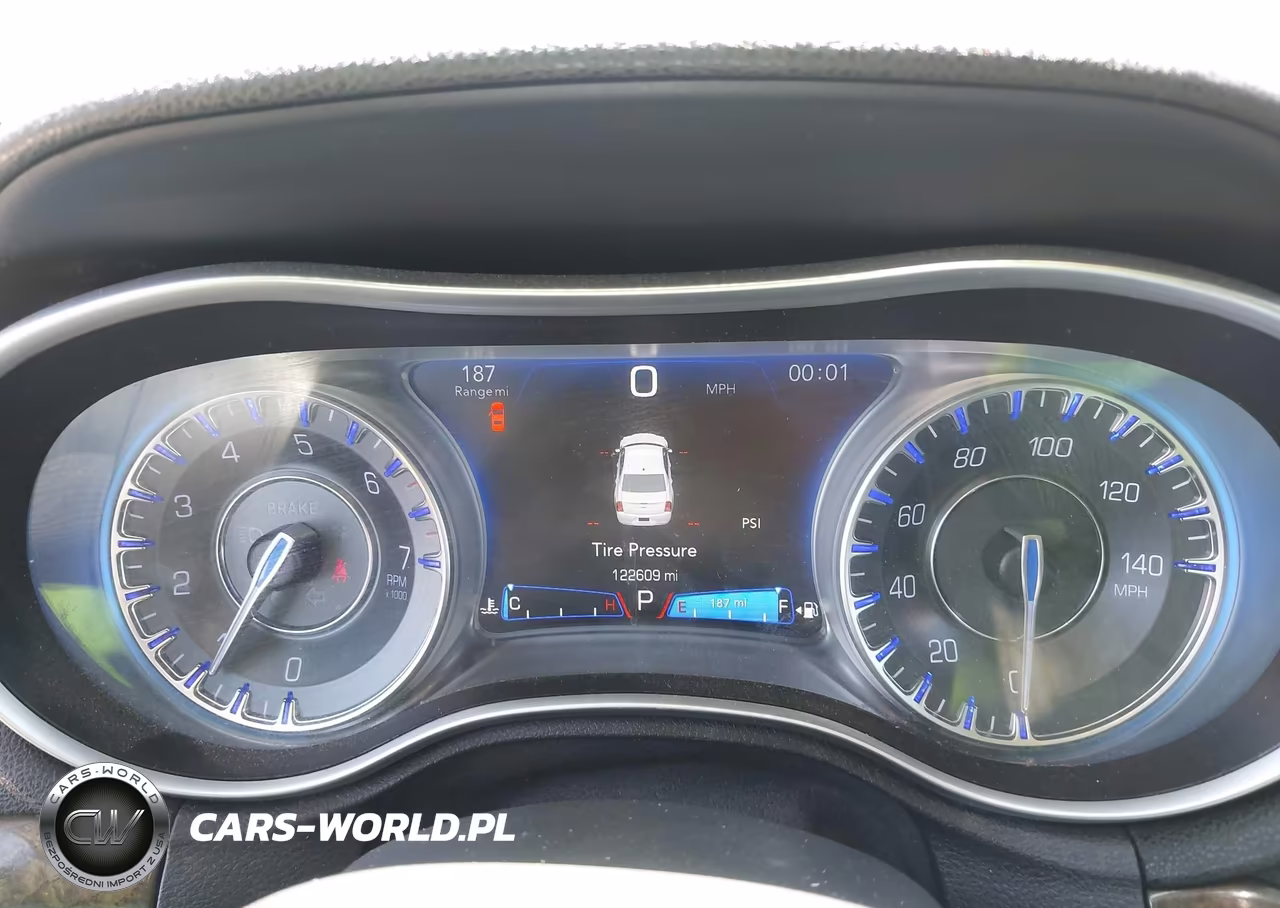 2017 Chrysler 300C VIN:2C3CCAEG7HH662637 - 7