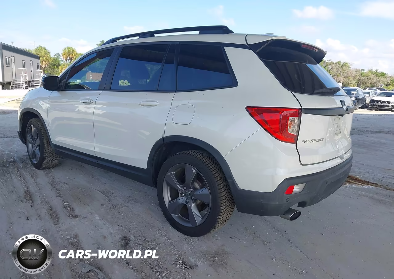 2020 Honda Passport 2Wd Touring VIN:5FNYF7H9XLB000123 - 3