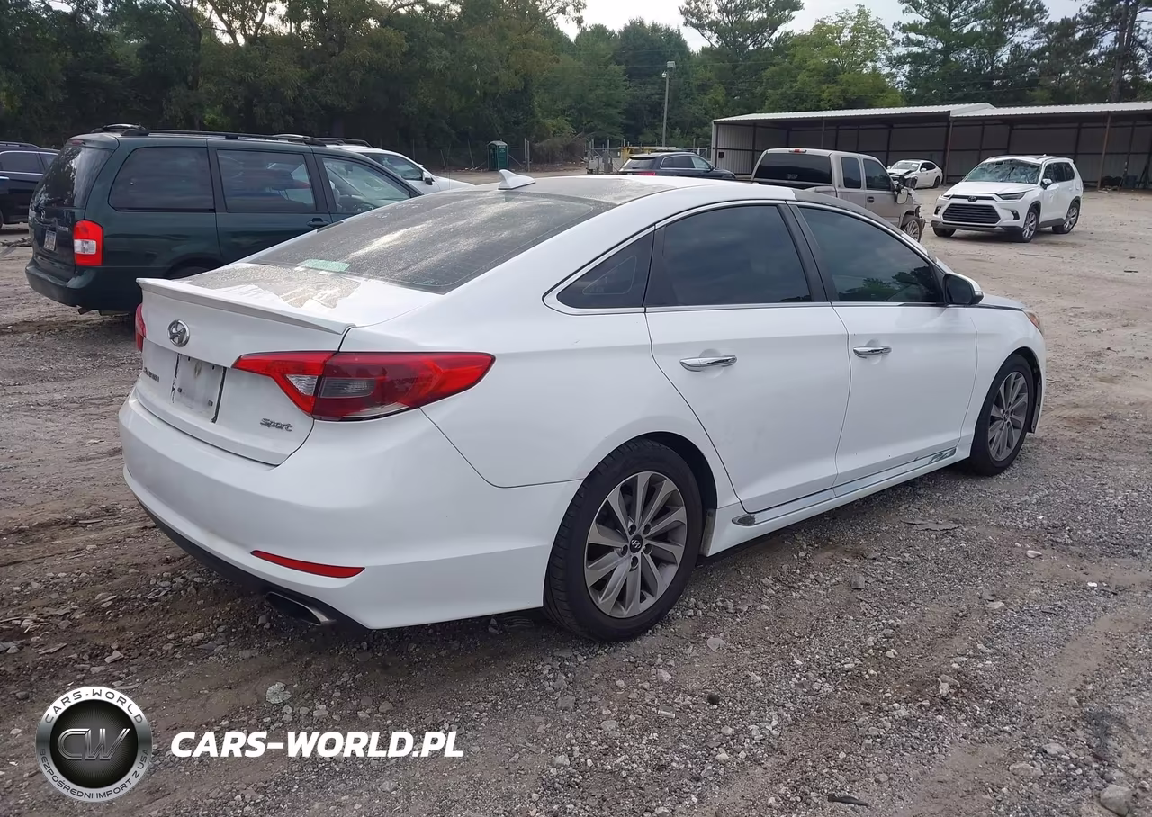2016 Hyundai Sonata Sport VIN:5NPE34AF1GH428776 - 4