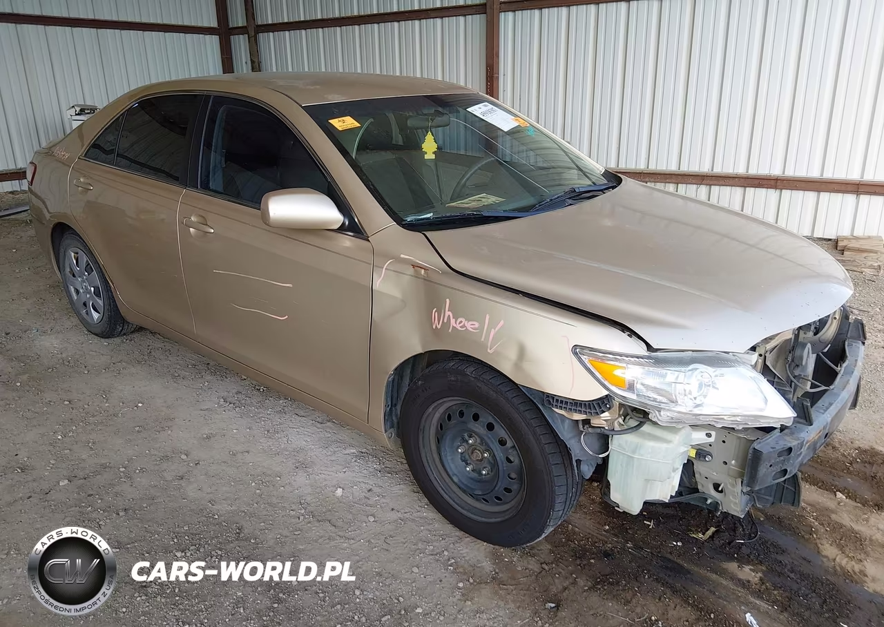 2011 Toyota Camry Le – zdjęcie 1 z 15