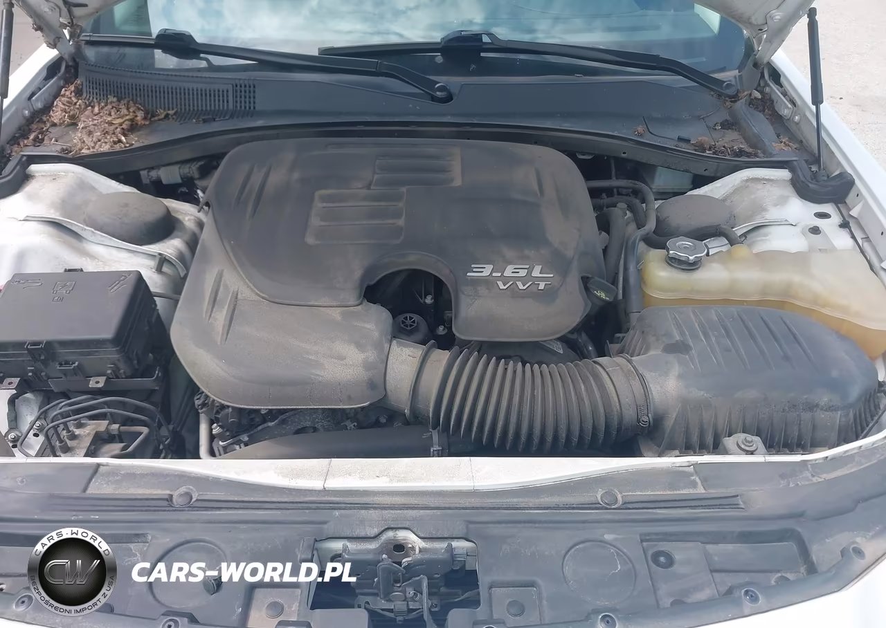 2019 Chrysler 300 Touring VIN:2C3CCARG5KH591097 - 10