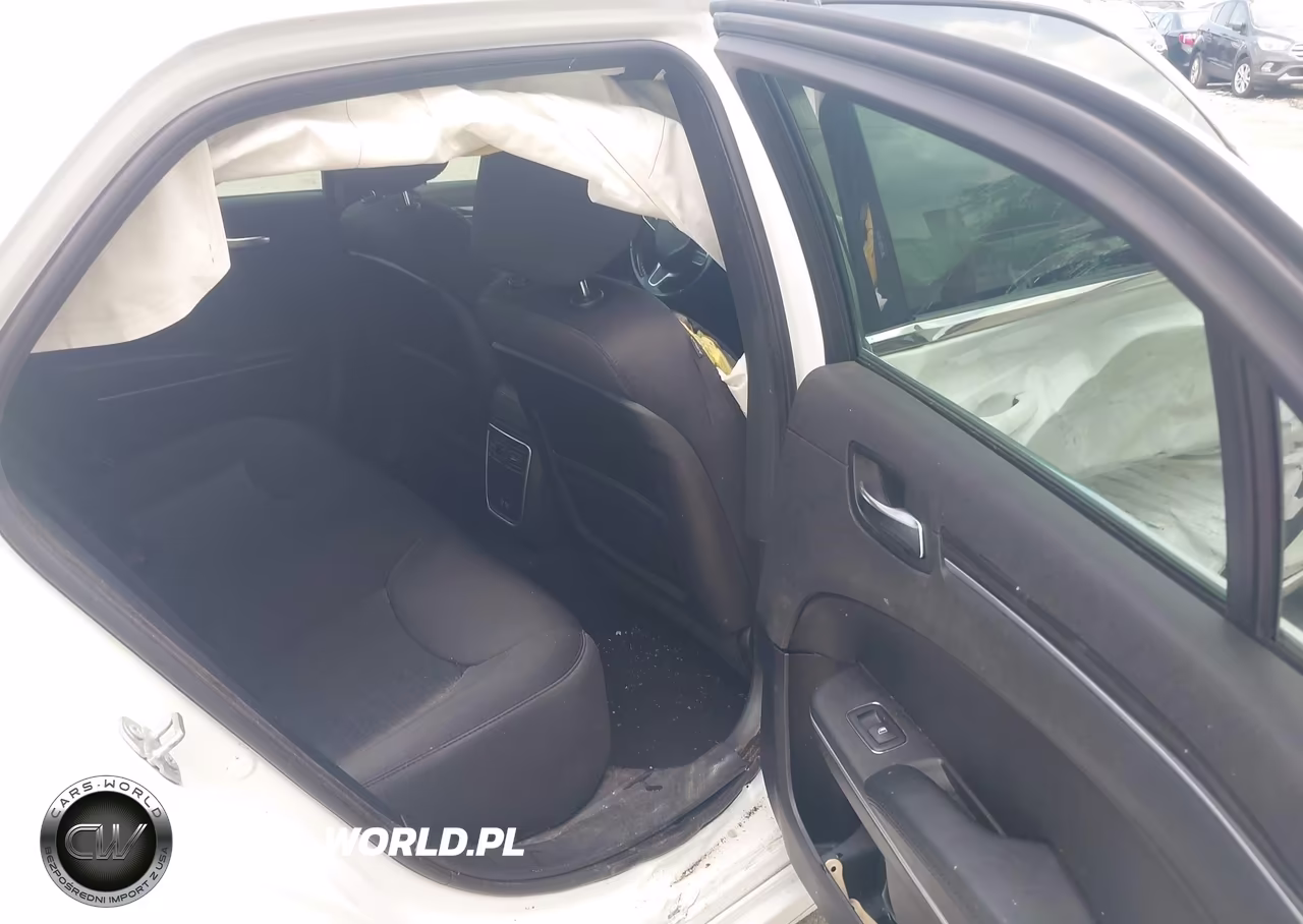 2019 Chrysler 300 Touring VIN:2C3CCARG5KH591097 - 8