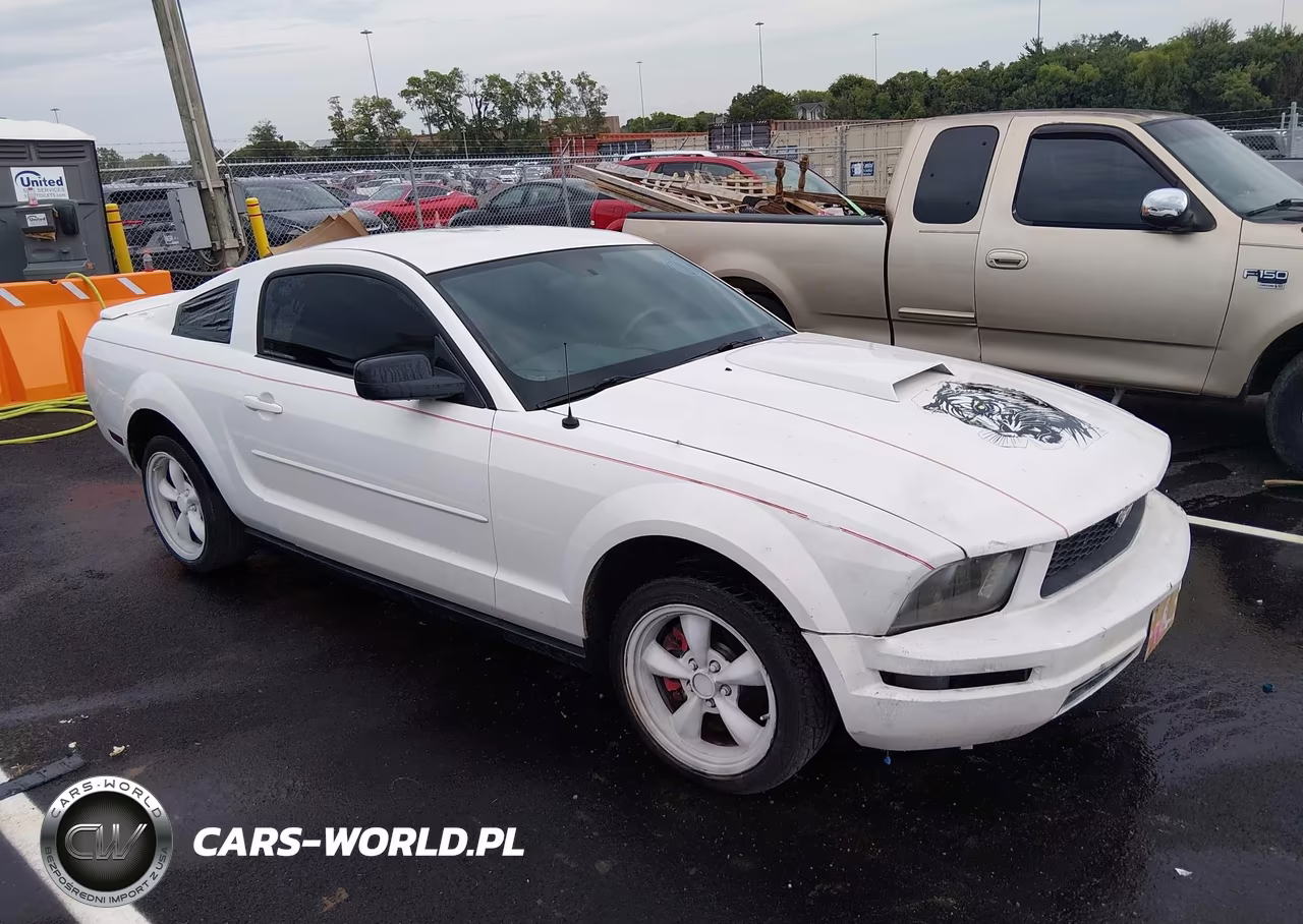2005 Ford Mustang V6 Deluxe-V6 Premium