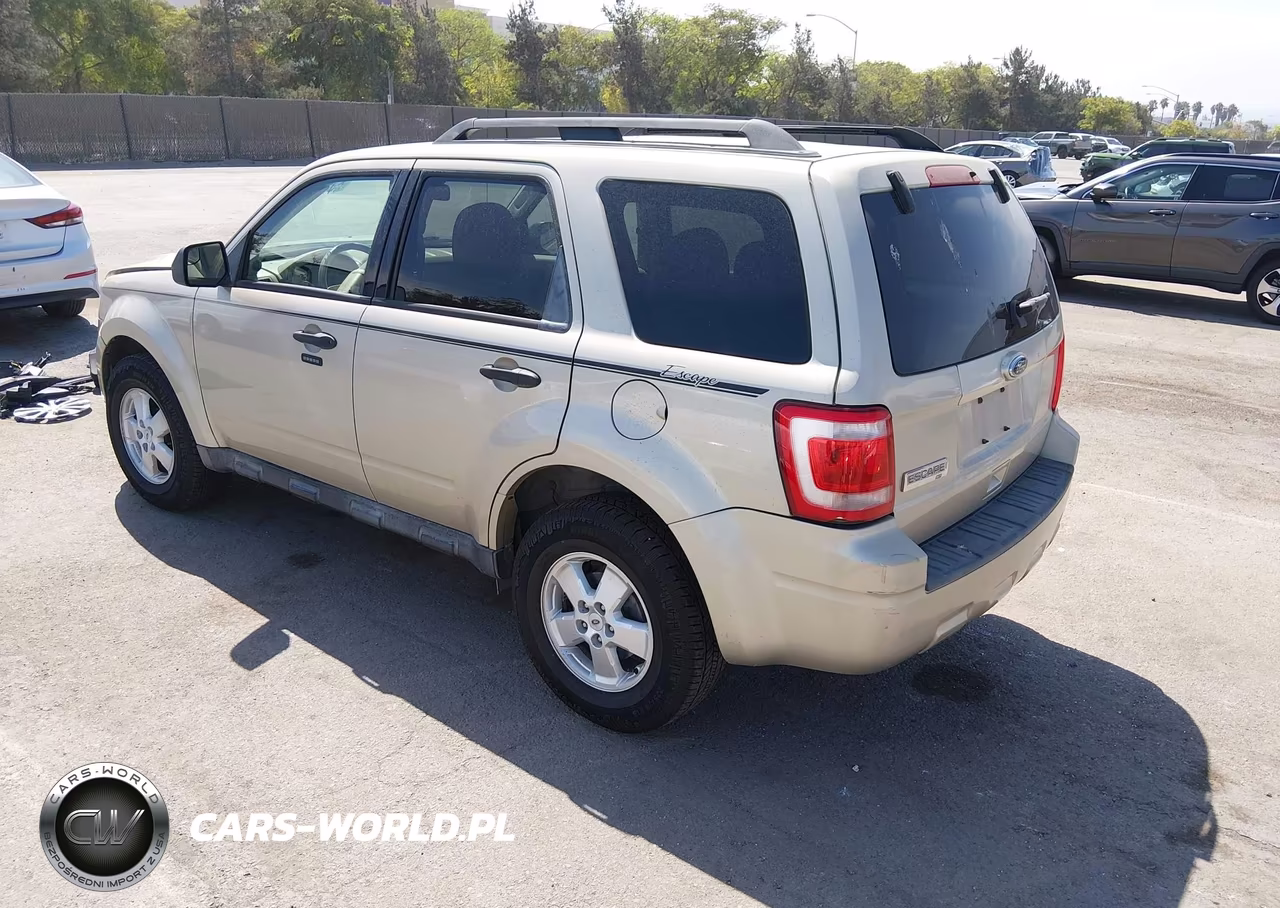2010 Ford Escape Xlt VIN:1FMCU9D75AKC77323 - 3