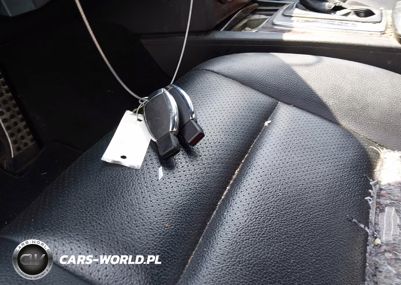 2010 Mercedes-Benz C 300 Sport VIN:WDDGF5EB5AA389806 - 10