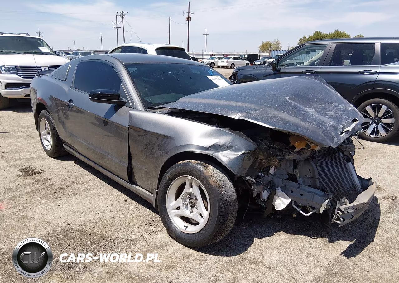 2014 Ford Mustang V6 VIN:1ZVBP8AM9E5332367 - 1