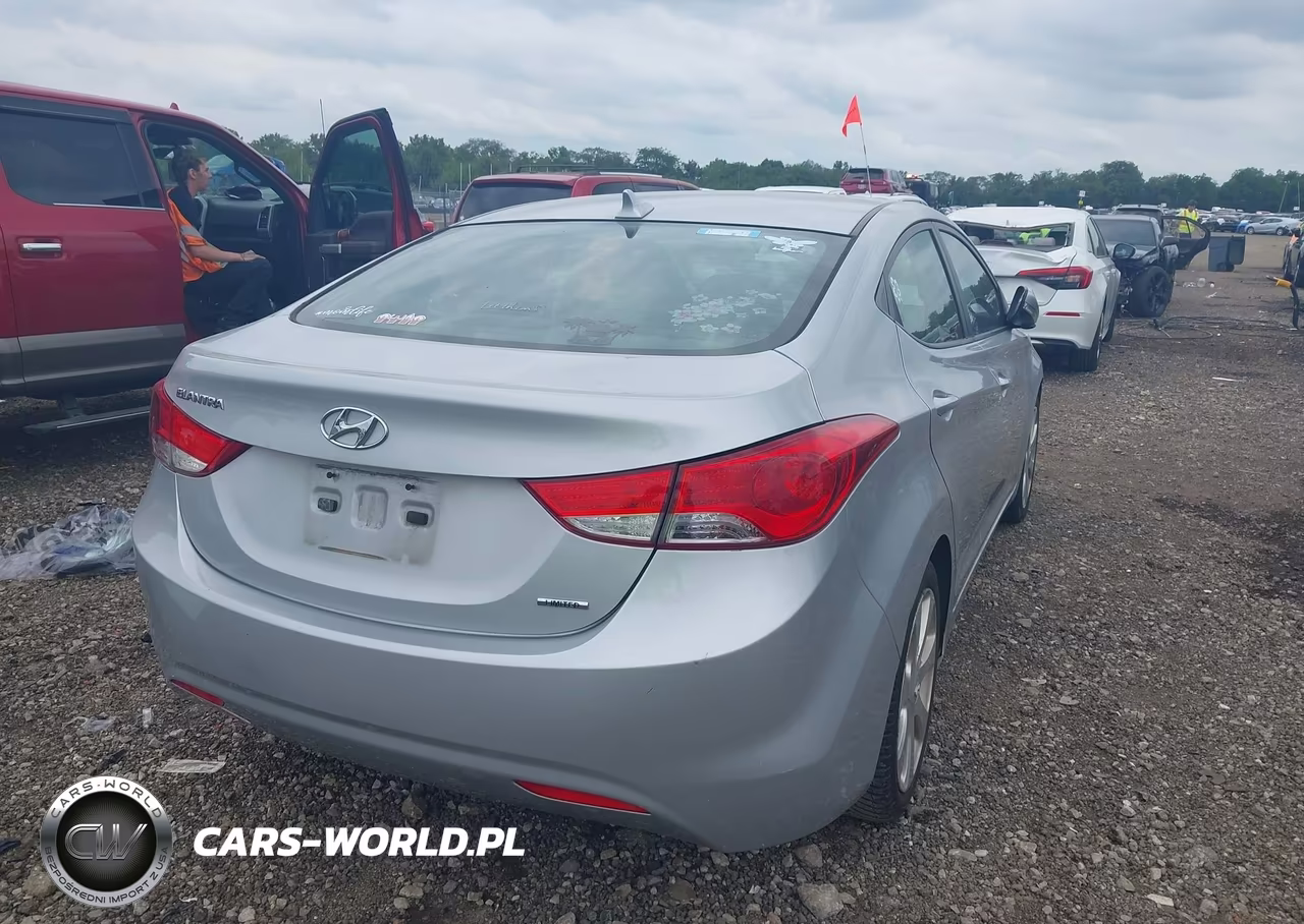 2011 Hyundai Elantra Limited VIN:5NPDH4AE4BH005655 - 4