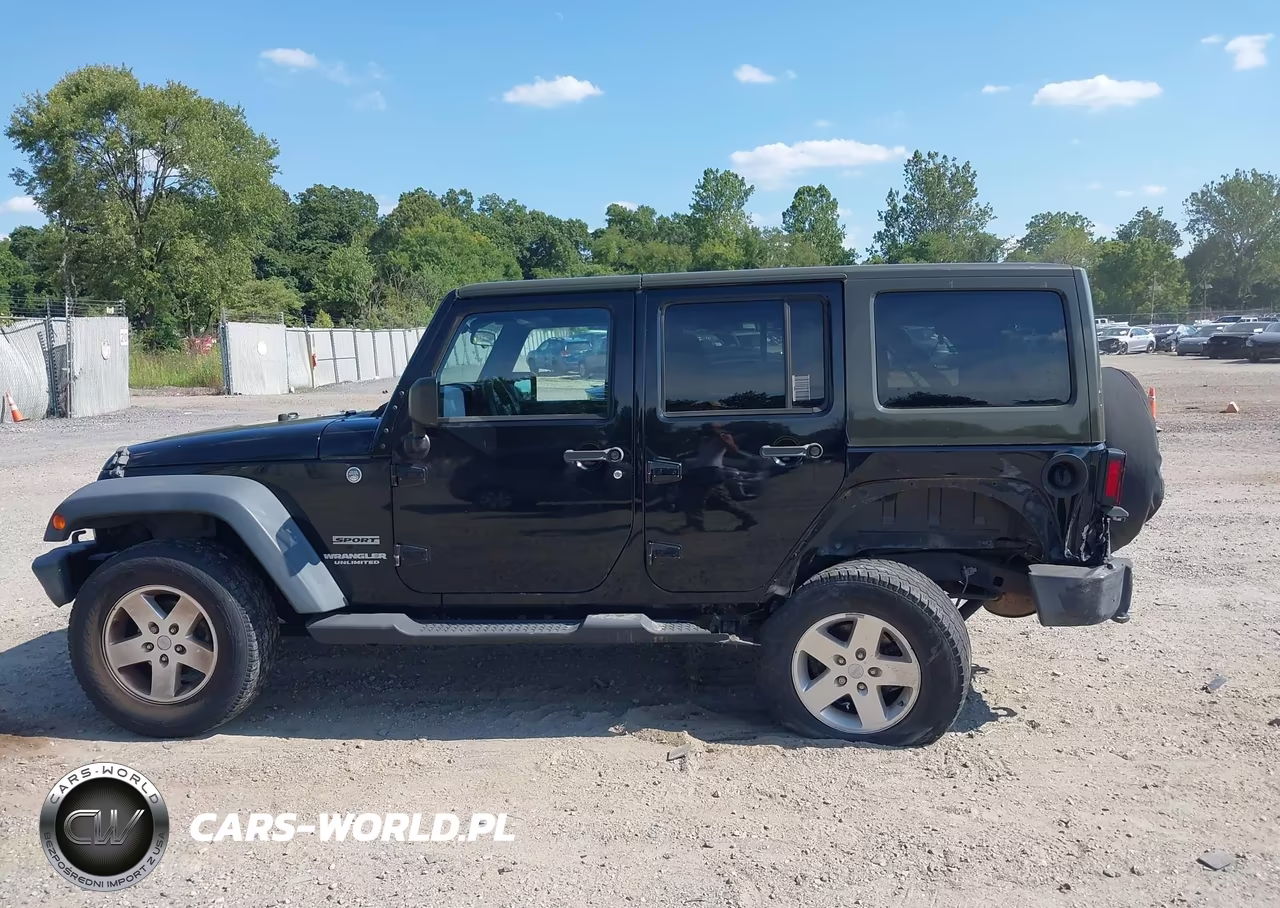 2012 Jeep Wrangler Unlimited Sport VIN:1C4BJWDG5CL266648 - 15