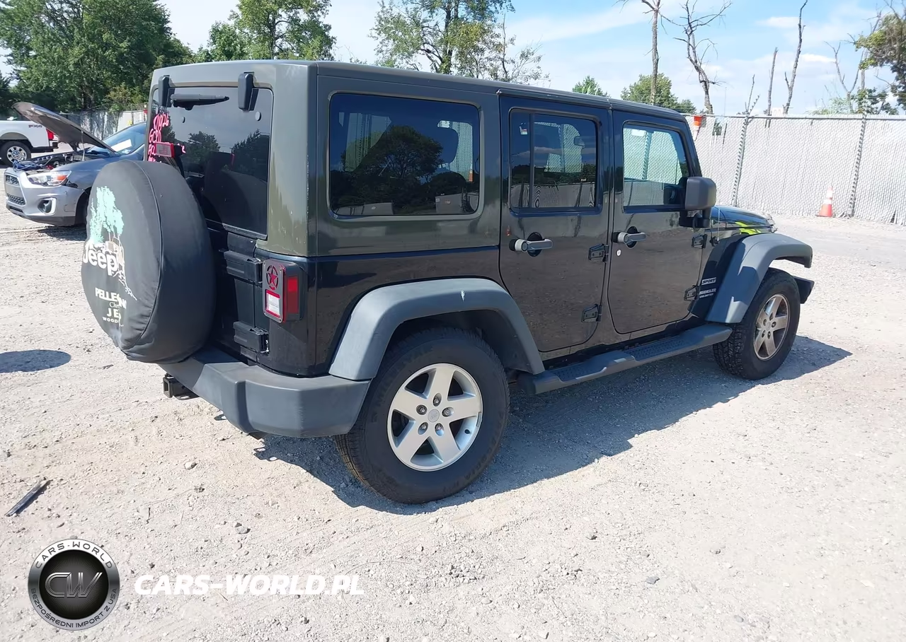 2012 Jeep Wrangler Unlimited Sport VIN:1C4BJWDG5CL266648 - 4