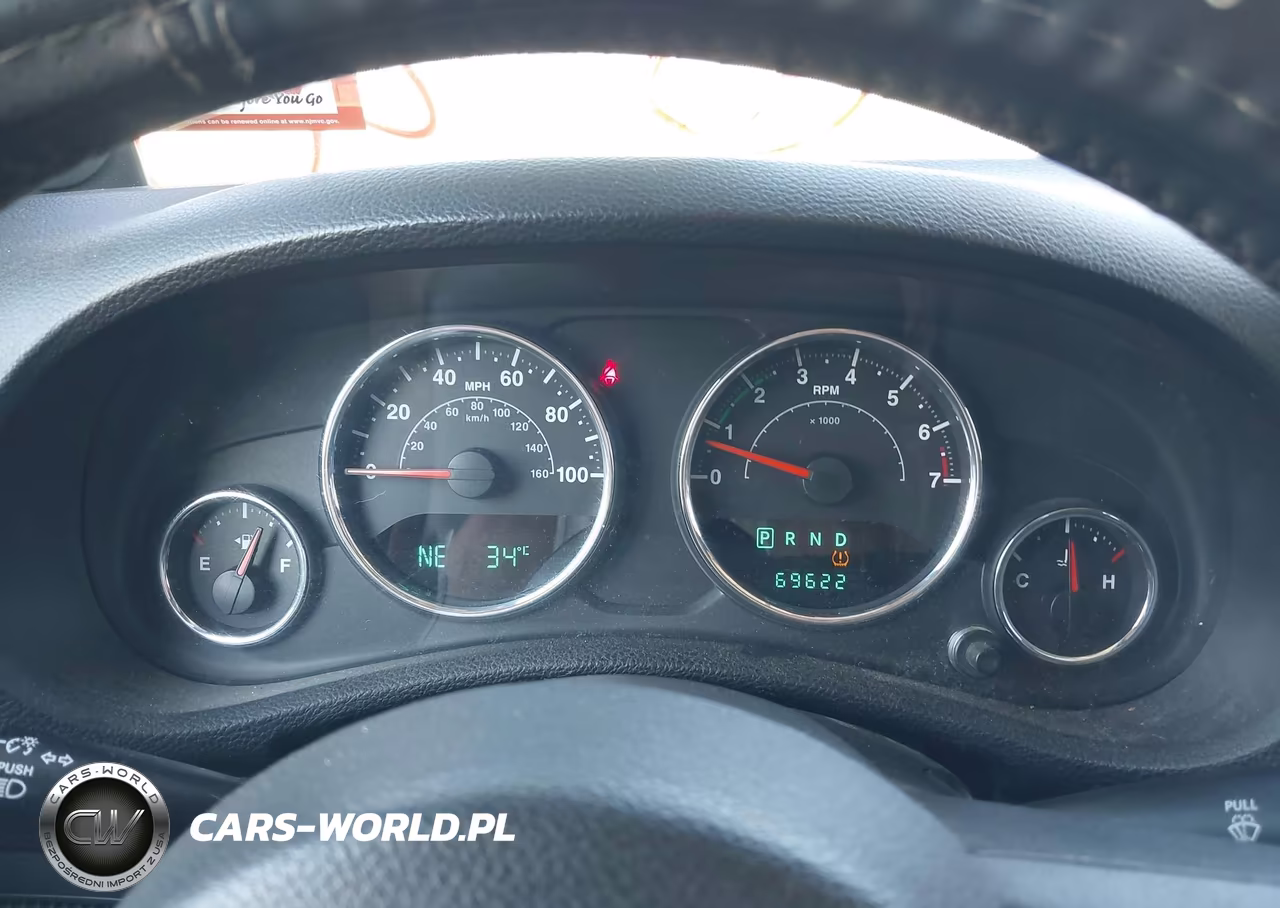 2012 Jeep Wrangler Unlimited Sport VIN:1C4BJWDG5CL266648 - 7