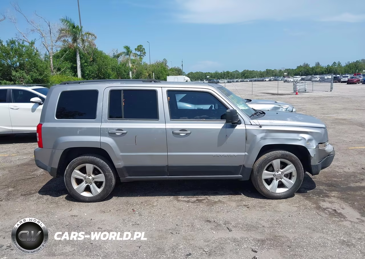 2016 Jeep Patriot Latitude VIN:1C4NJRFB1GD613893 - 13