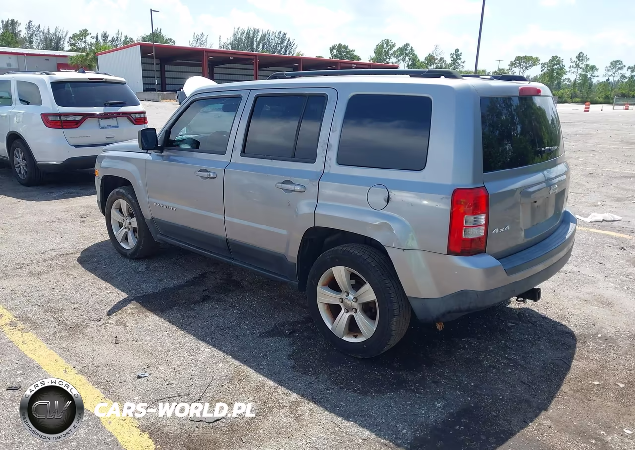 2016 Jeep Patriot Latitude VIN:1C4NJRFB1GD613893 - 3