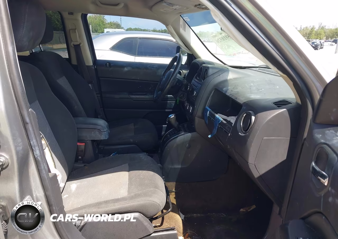 2016 Jeep Patriot Latitude VIN:1C4NJRFB1GD613893 - 5