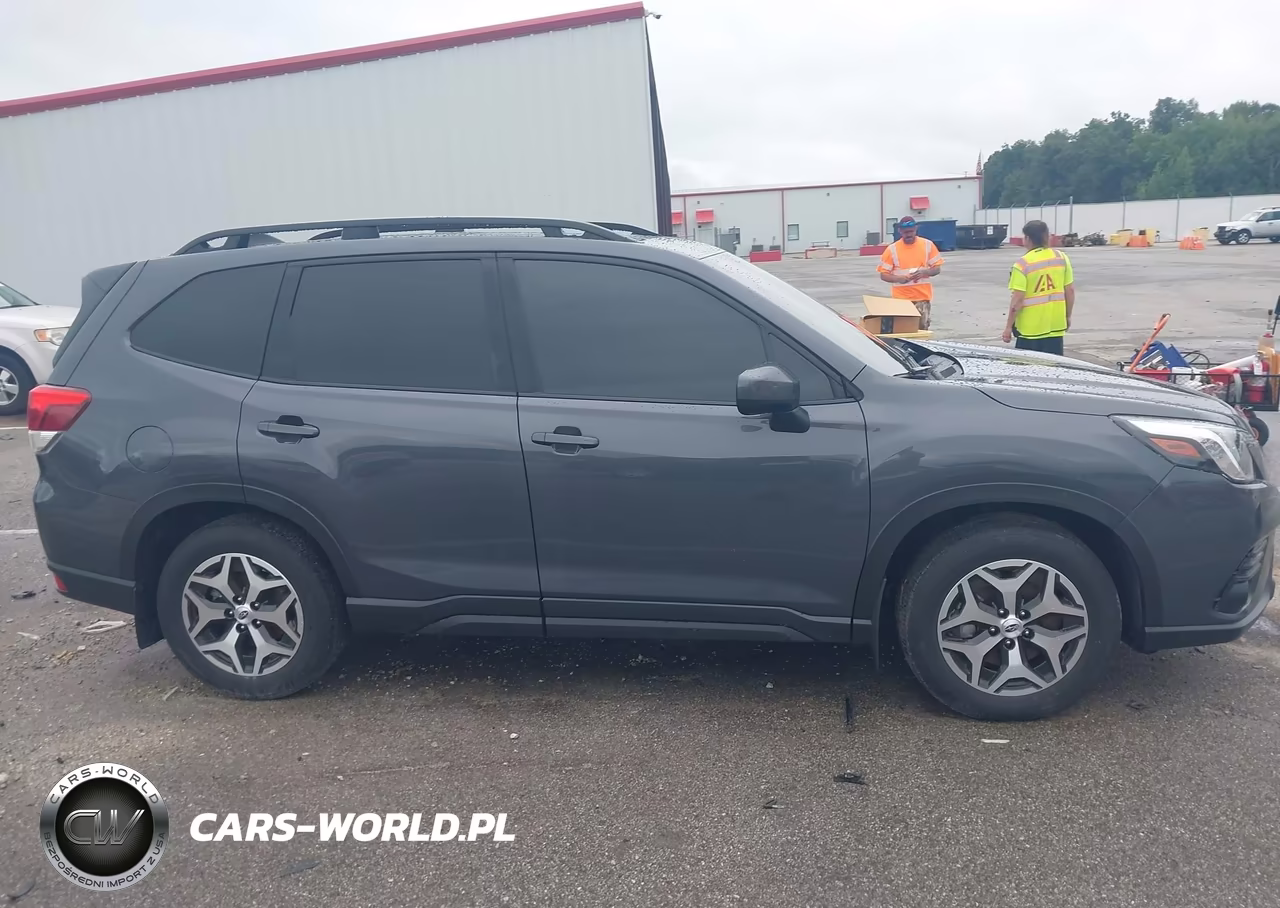 2024 Subaru Forester Premium VIN:JF2SKACC5RH490689 - 13