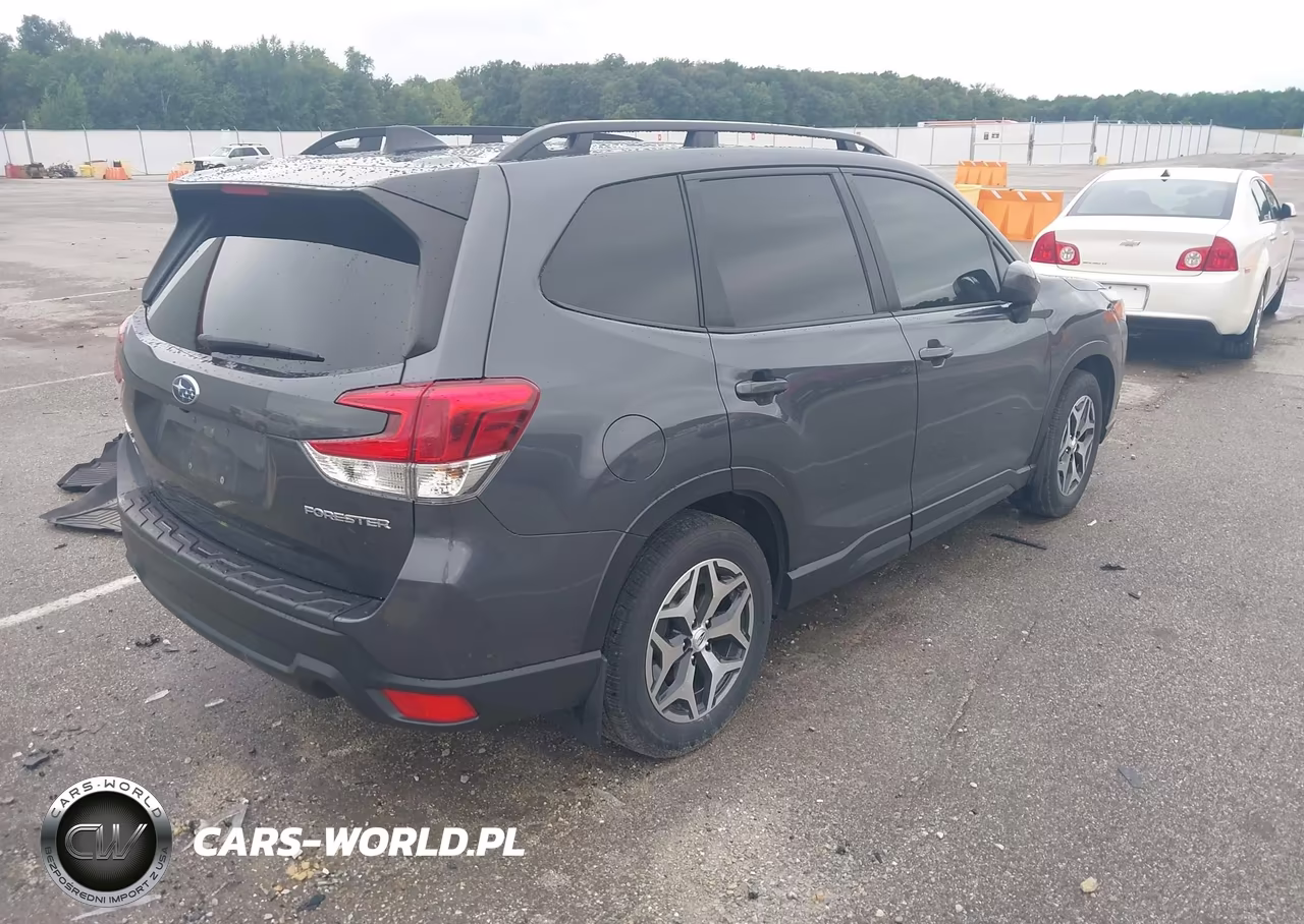 2024 Subaru Forester Premium VIN:JF2SKACC5RH490689 - 4