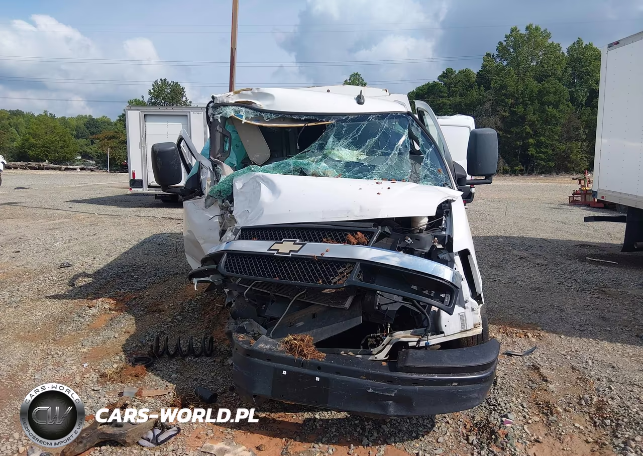 2019 Chevrolet Express Cutaway 4500 VIN:1GB0GRFG4K1368946 - 14