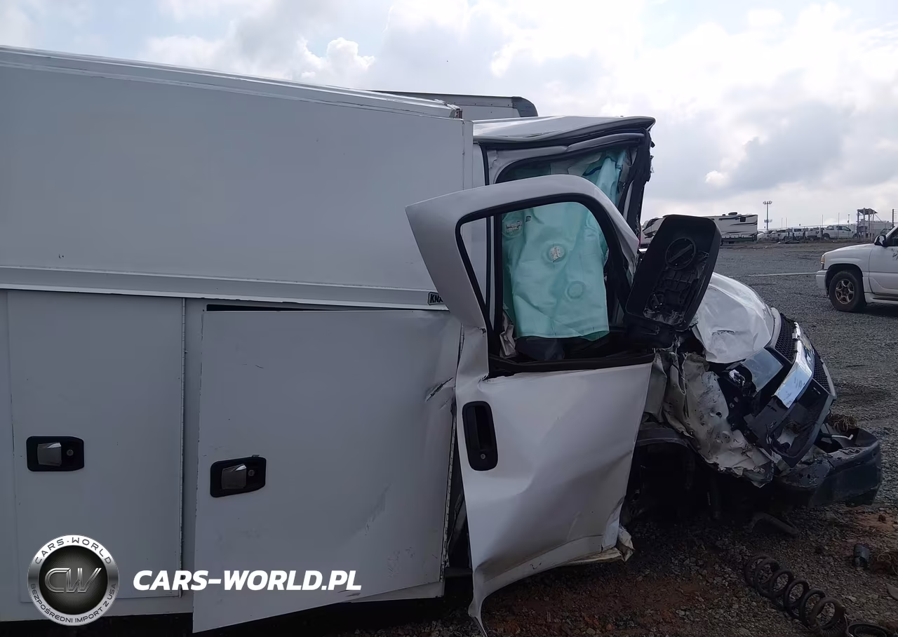 2019 Chevrolet Express Cutaway 4500 VIN:1GB0GRFG4K1368946 - 18