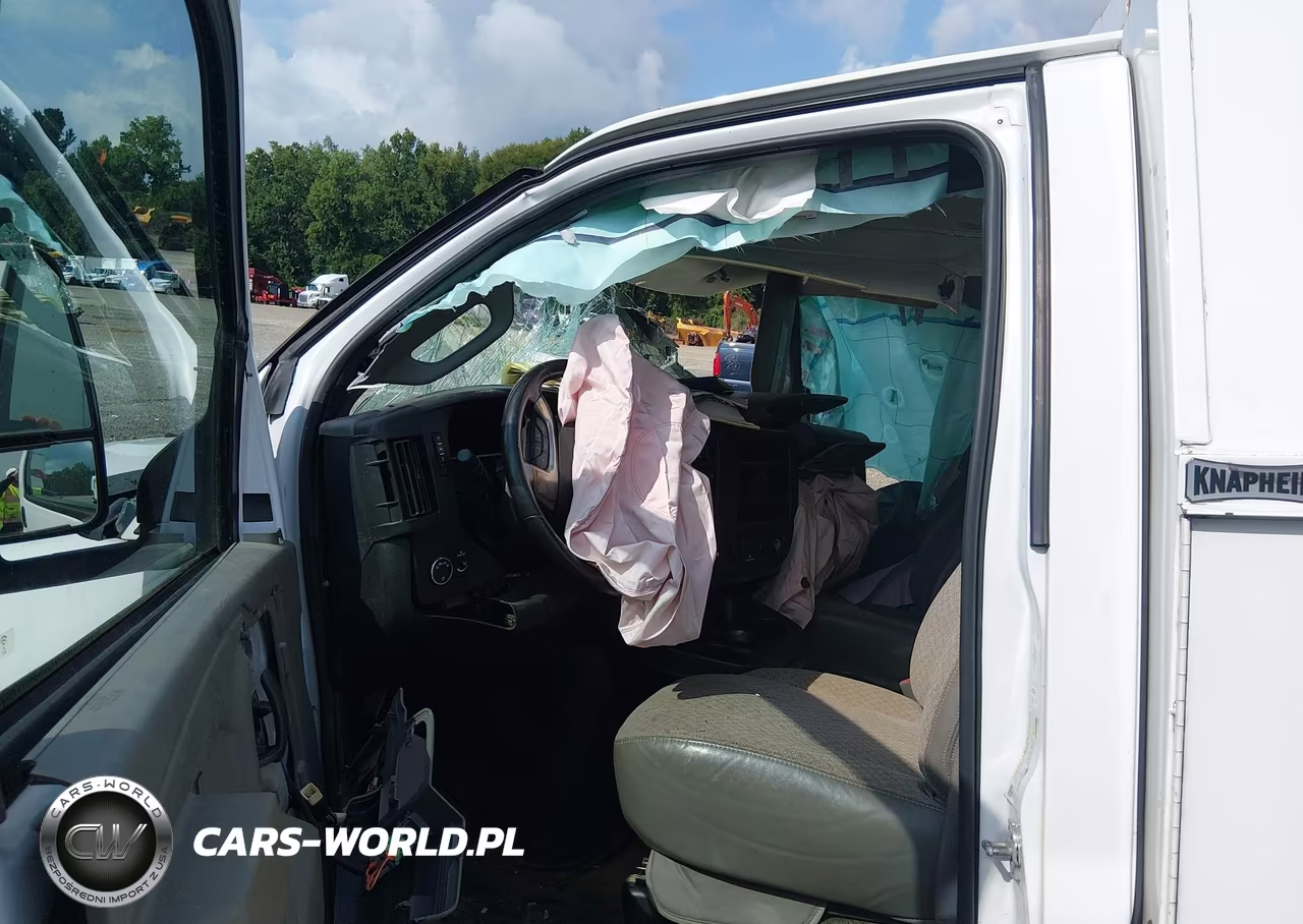 2019 Chevrolet Express Cutaway 4500 VIN:1GB0GRFG4K1368946 - 7