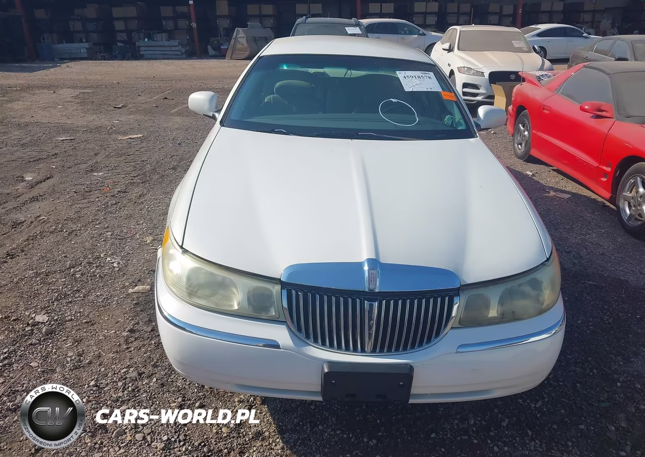 1999 Lincoln Town Car Signature VIN:1LNHM82W4XY690916 - 6