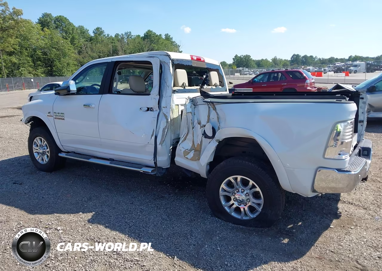 2016 Ram 2500 Laramie VIN:3C6UR5FL0GG350375 - 3