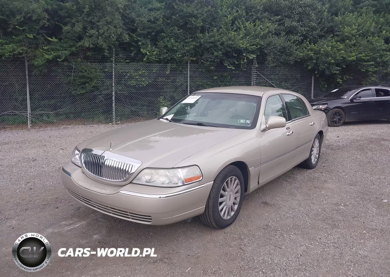 2005 Lincoln Town Car Signature VIN:1LNHM81W75Y601208 - 2