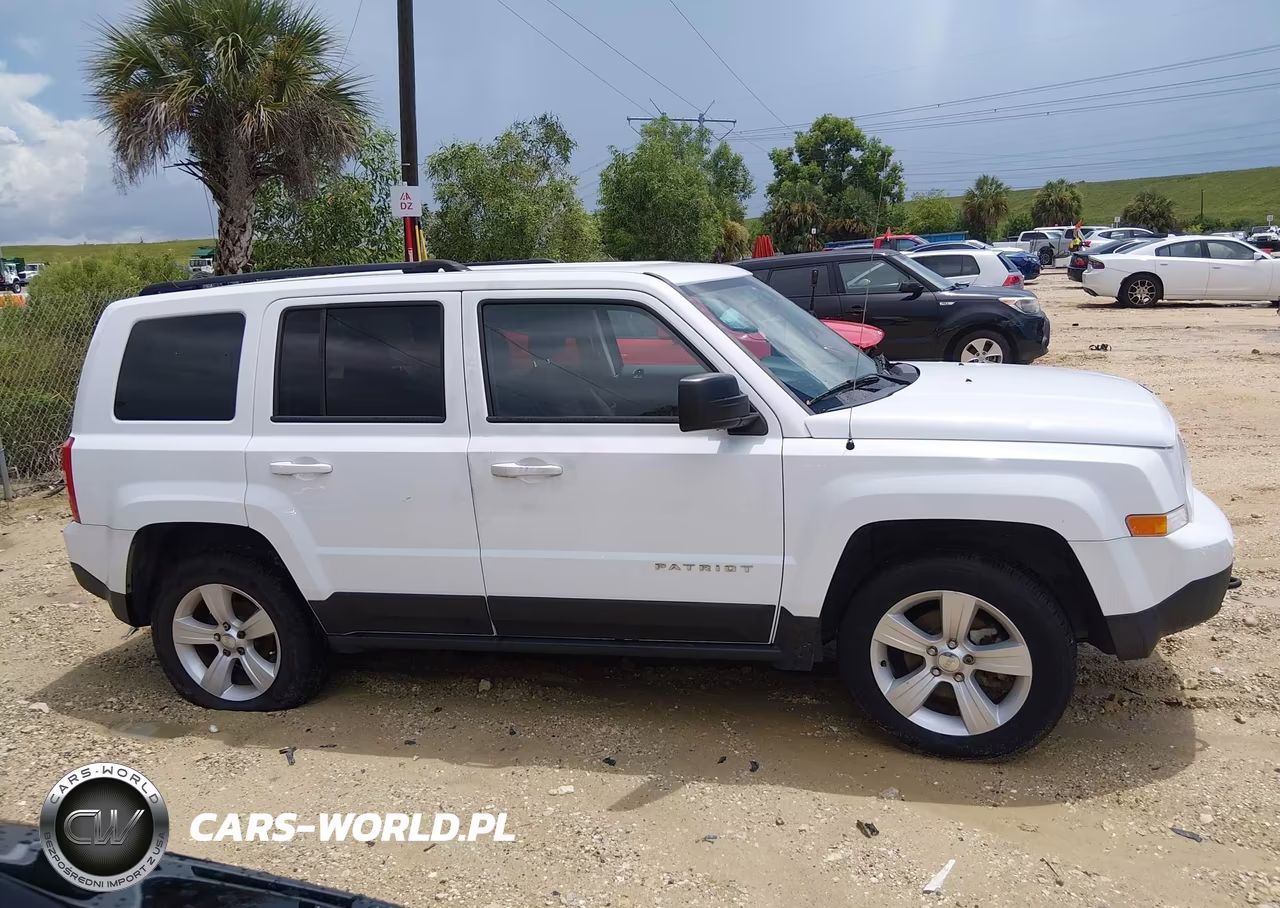 2016 Jeep Patriot Latitude VIN:1C4NJRFB2GD673309 - 14