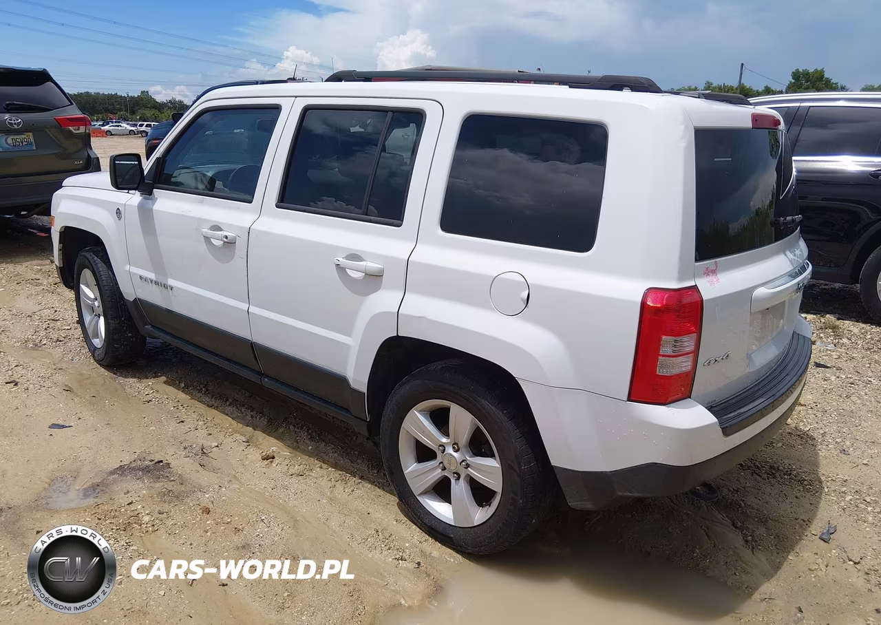 2016 Jeep Patriot Latitude VIN:1C4NJRFB2GD673309 - 3