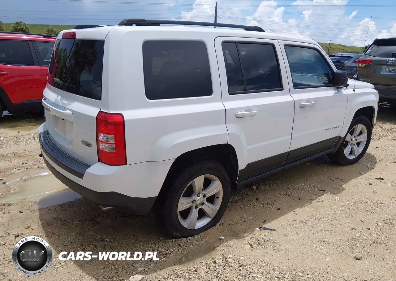 2016 Jeep Patriot Latitude VIN:1C4NJRFB2GD673309 - 4
