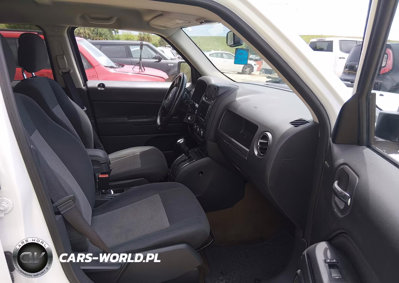 2016 Jeep Patriot Latitude VIN:1C4NJRFB2GD673309 - 5