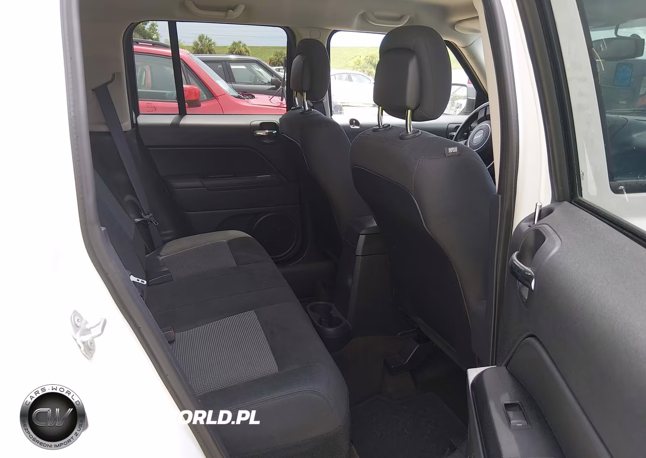 2016 Jeep Patriot Latitude VIN:1C4NJRFB2GD673309 - 8