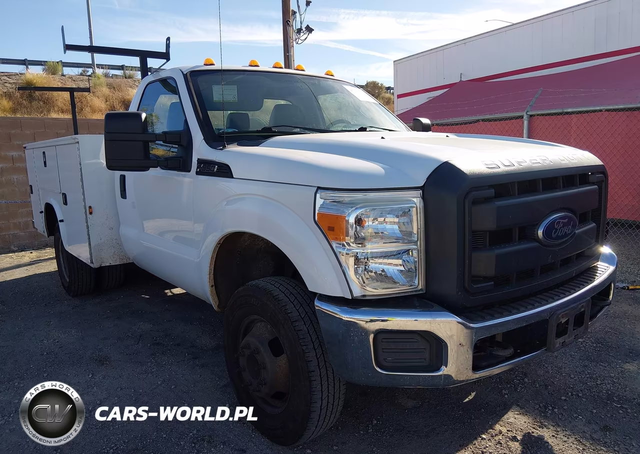2016 Ford F-350 Chassis Xl