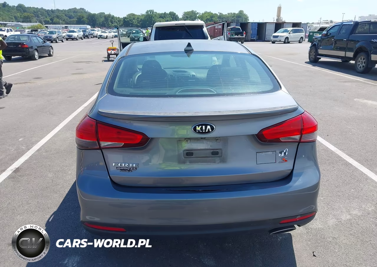 2018 Kia Forte S VIN:3KPFL4A71JE249601 - 15