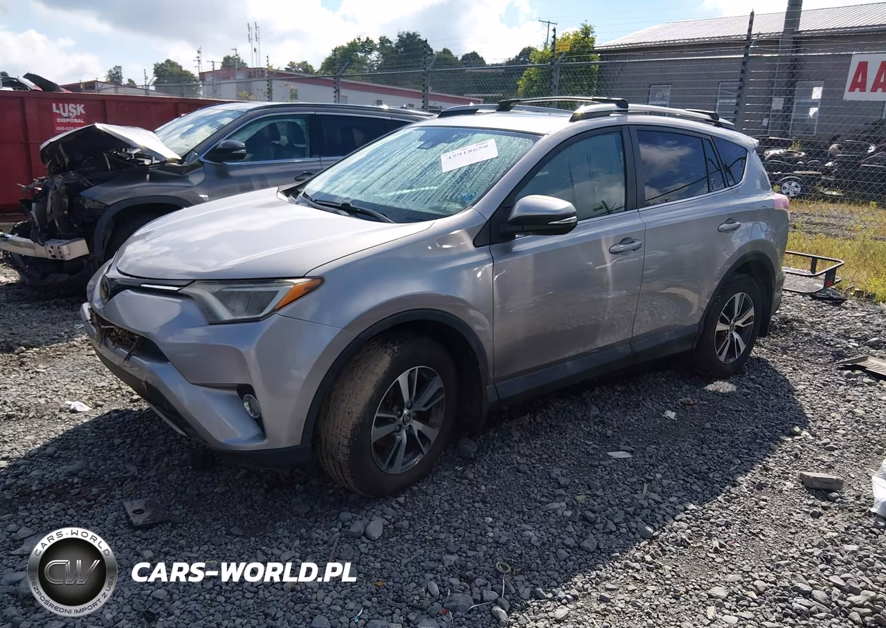 2018 Toyota Rav4 Xle VIN:2T3RFREV5JW709633 - 2