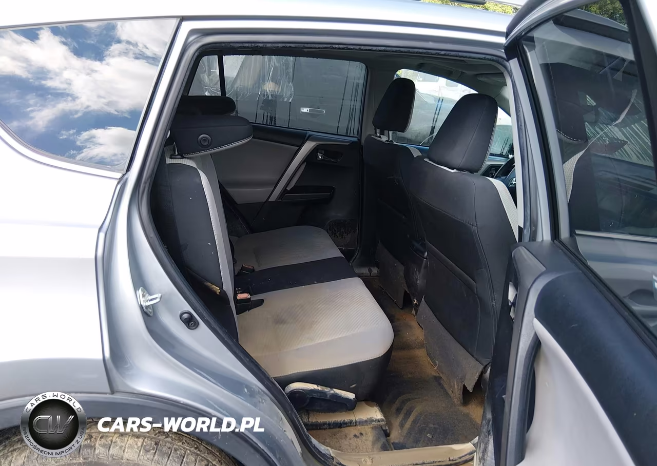 2018 Toyota Rav4 Xle VIN:2T3RFREV5JW709633 - 8