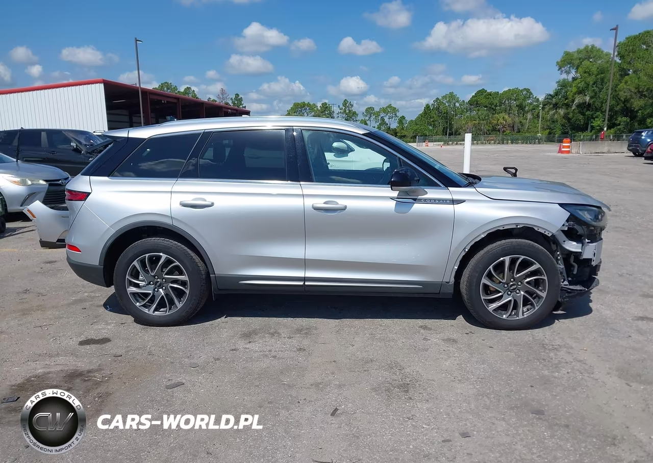 2020 Lincoln Corsair Standard VIN:5LMCJ1C94LUL20258 - 13