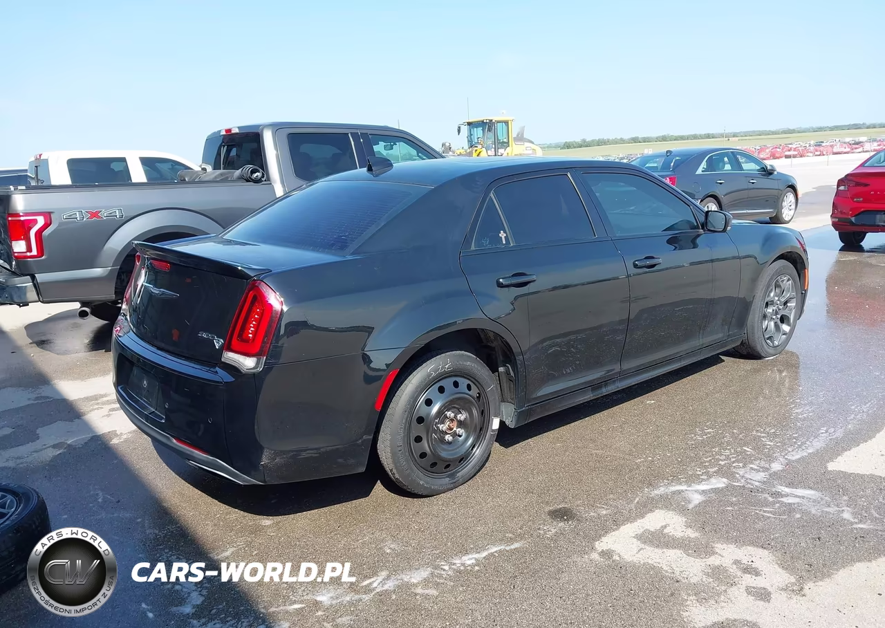 2017 Chrysler 300 300S Awd VIN:2C3CCAGGXHH586070 - 4