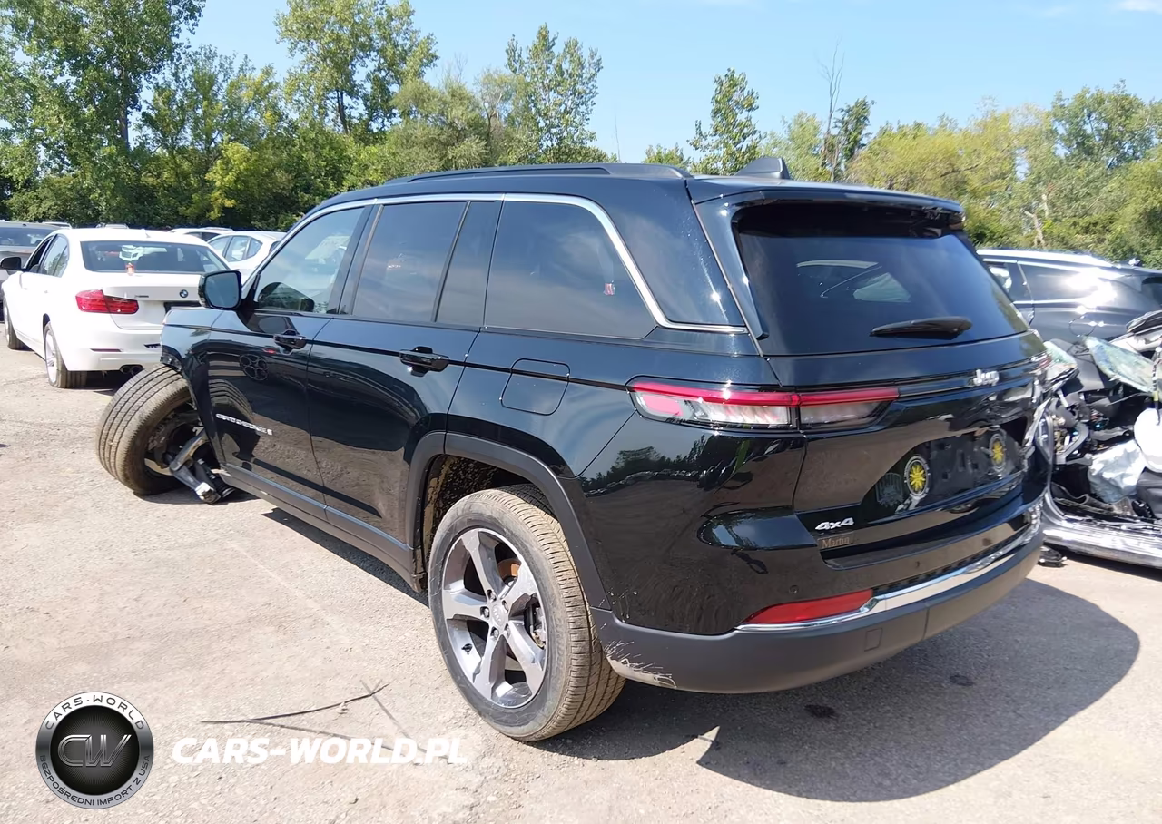 2024 Jeep Grand Cherokee Limited 4X4 VIN:1C4RJHBG9RC104821 - 3