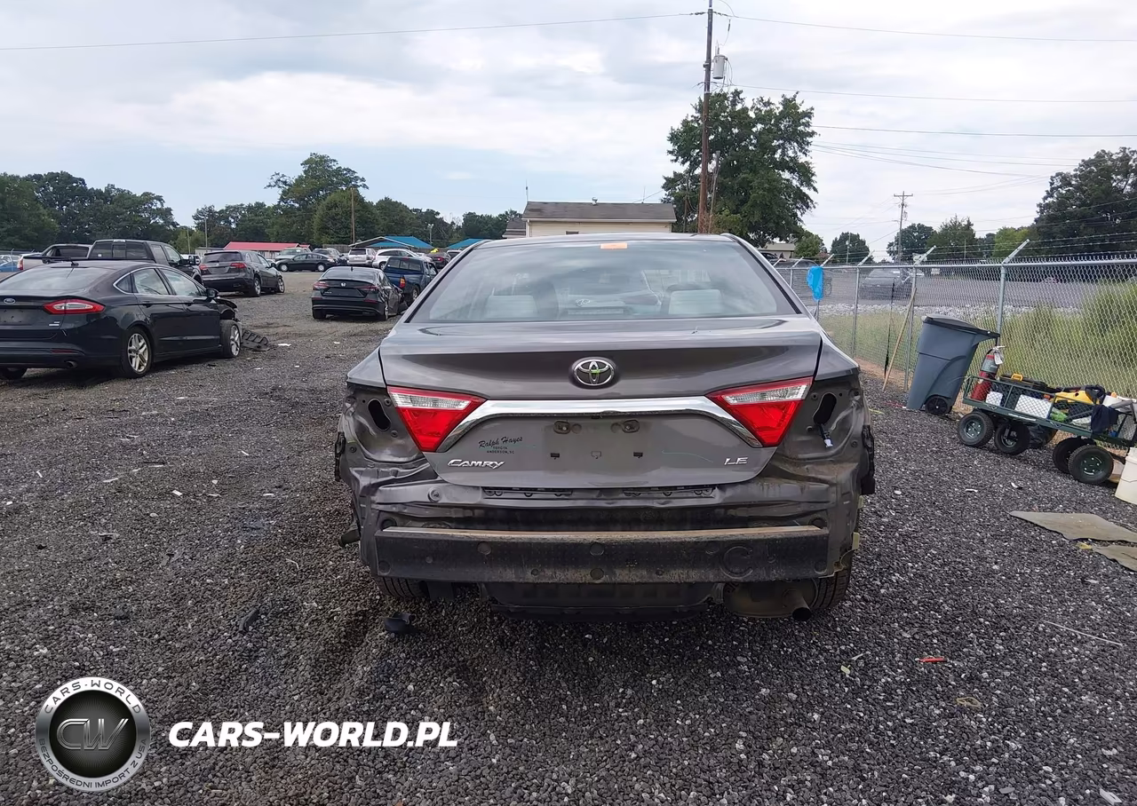2017 Toyota Camry Le VIN:4T1BF1FK5HU447641 - 17