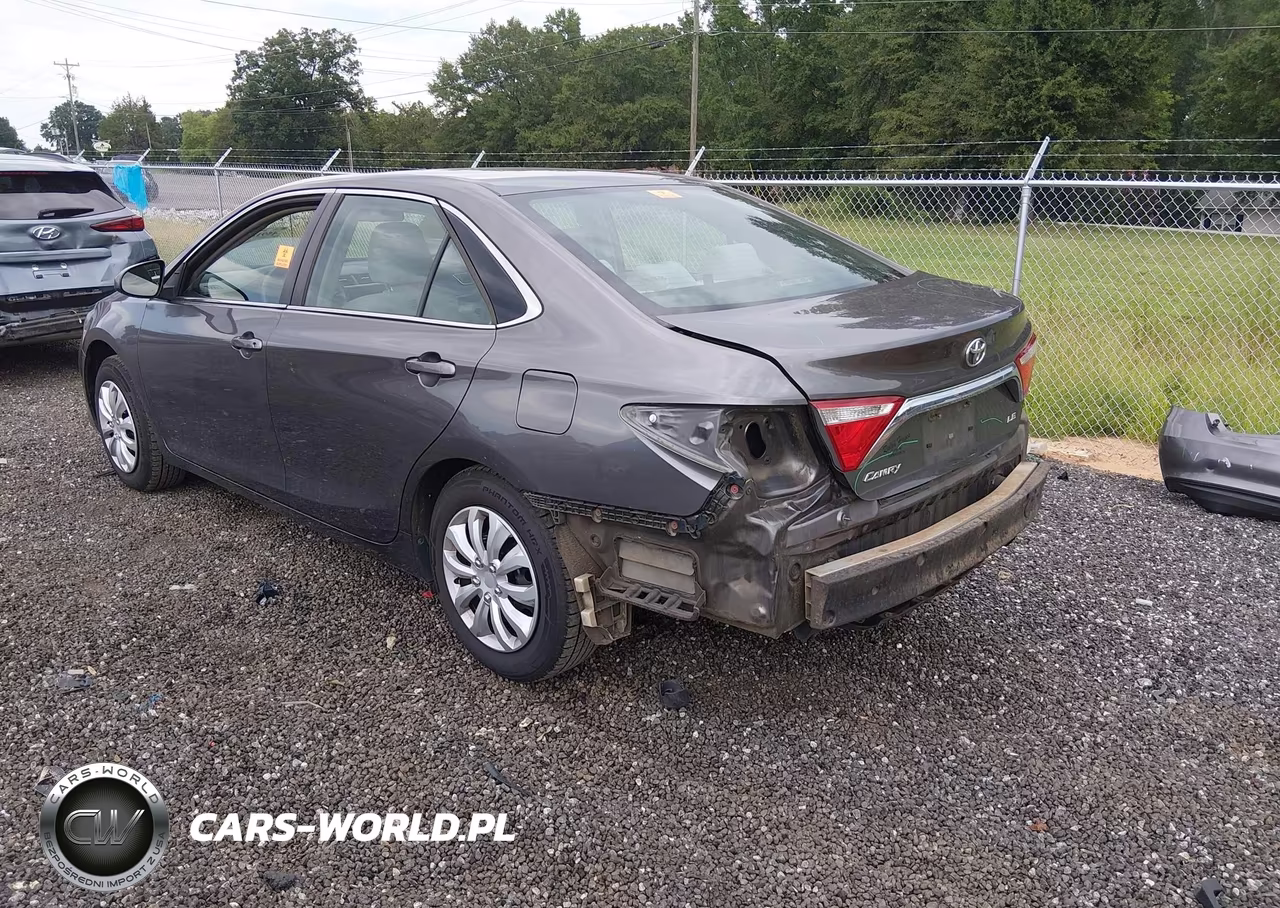 2017 Toyota Camry Le VIN:4T1BF1FK5HU447641 - 3