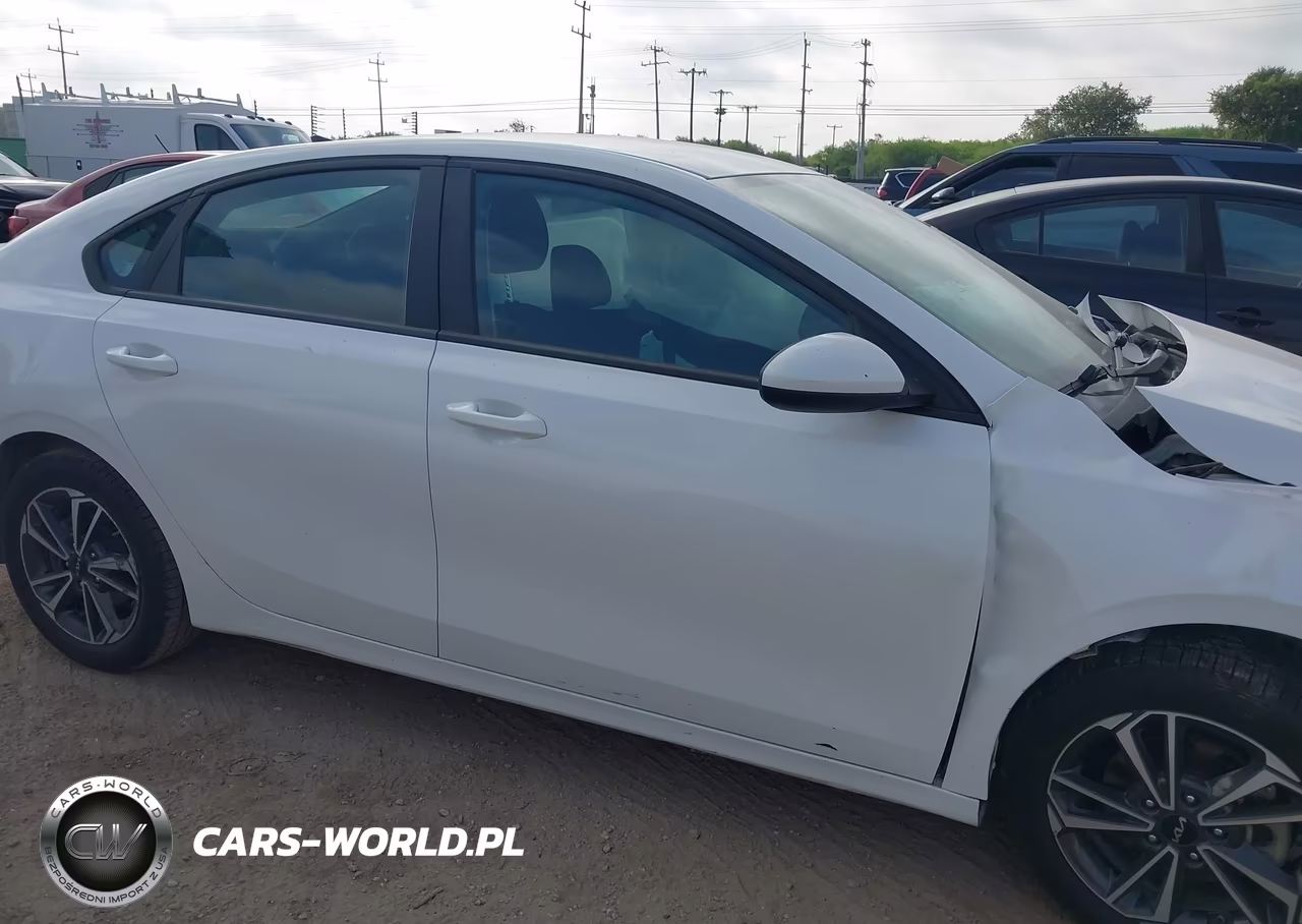2023 Kia Forte Lxs VIN:3KPF24AD9PE672122 - 12