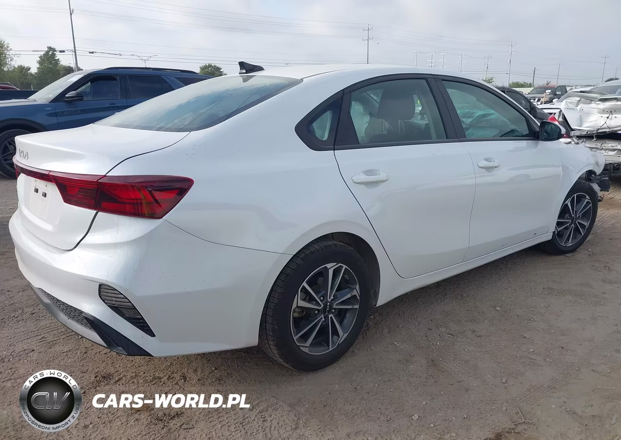 2023 Kia Forte Lxs VIN:3KPF24AD9PE672122 - 4