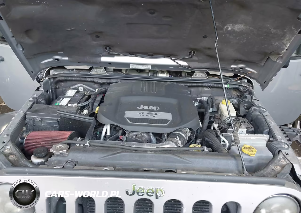 2013 Jeep Wrangler Unlimited Sahara VIN:1C4HJWEG3DL671093 - 10