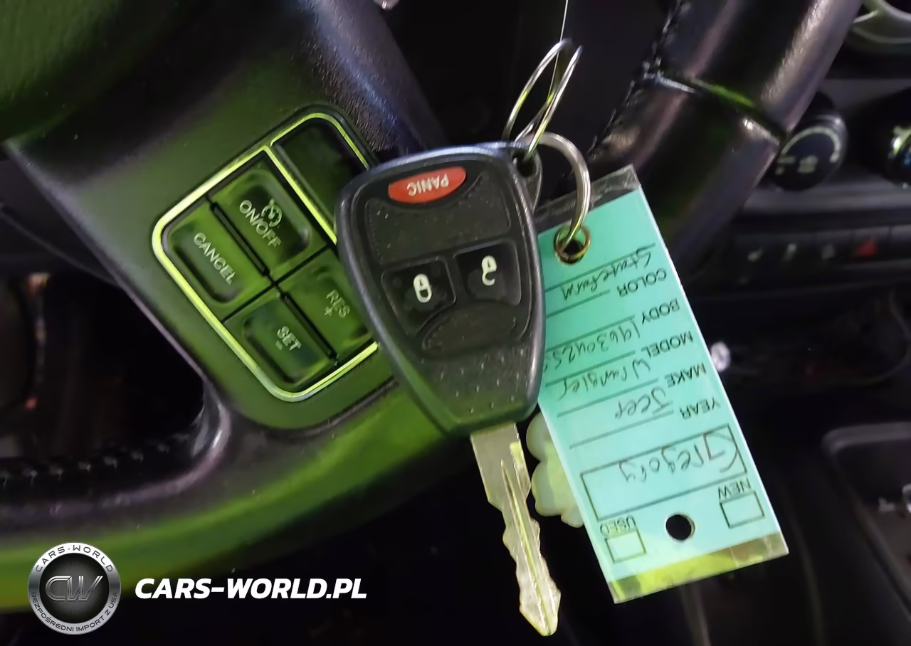 2013 Jeep Wrangler Unlimited Sahara VIN:1C4HJWEG3DL671093 - 11