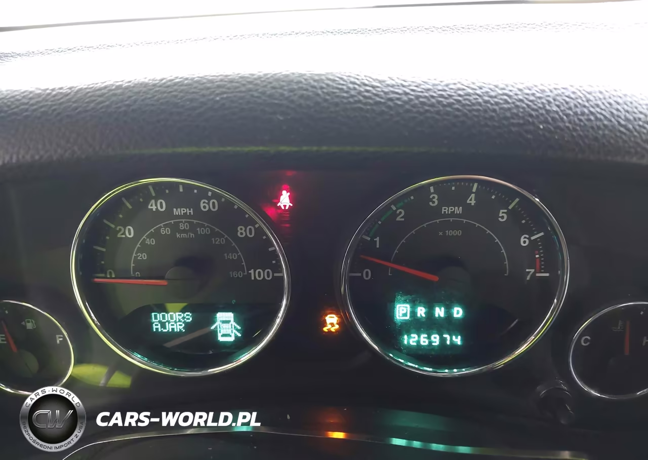2013 Jeep Wrangler Unlimited Sahara VIN:1C4HJWEG3DL671093 - 7