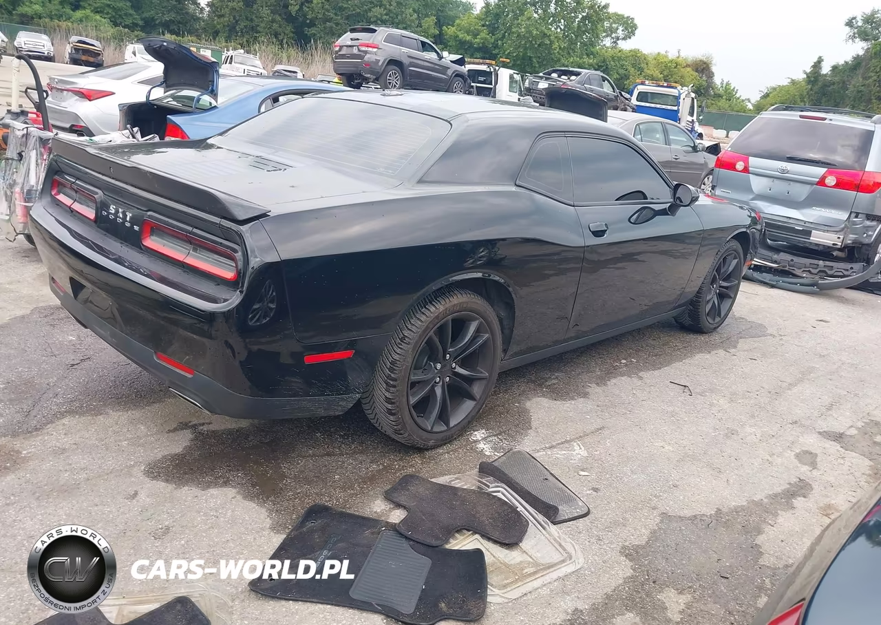 2016 Dodge Challenger Sxt VIN:2C3CDZAG5GH289887 - 4