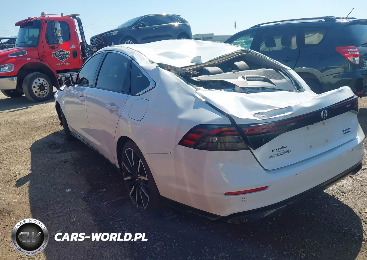 2023 Honda Accord Hybrid Touring VIN:1HGCY2F80PA034721 - 3