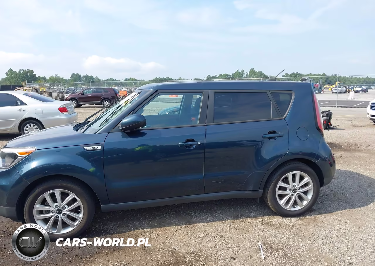 2017 Kia Soul + VIN:KNDJP3A52H7416811 - 15