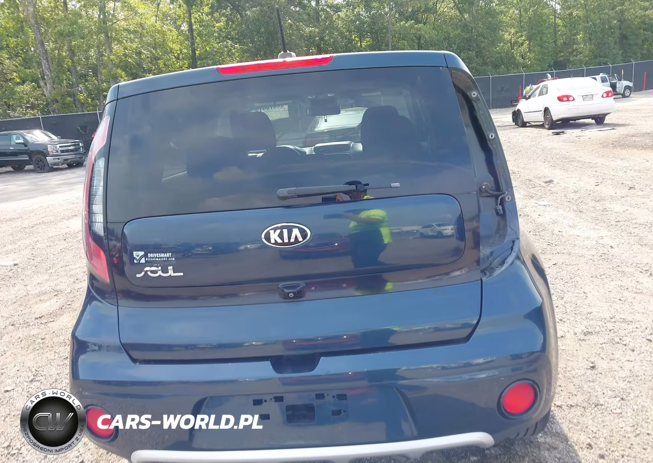 2017 Kia Soul + VIN:KNDJP3A52H7416811 - 17