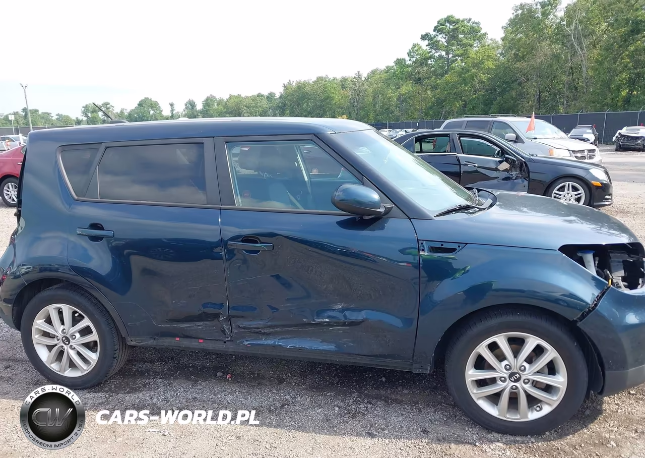 2017 Kia Soul + VIN:KNDJP3A52H7416811 - 6